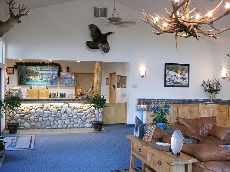 Edgewater Inn Shady Cove Interior photo